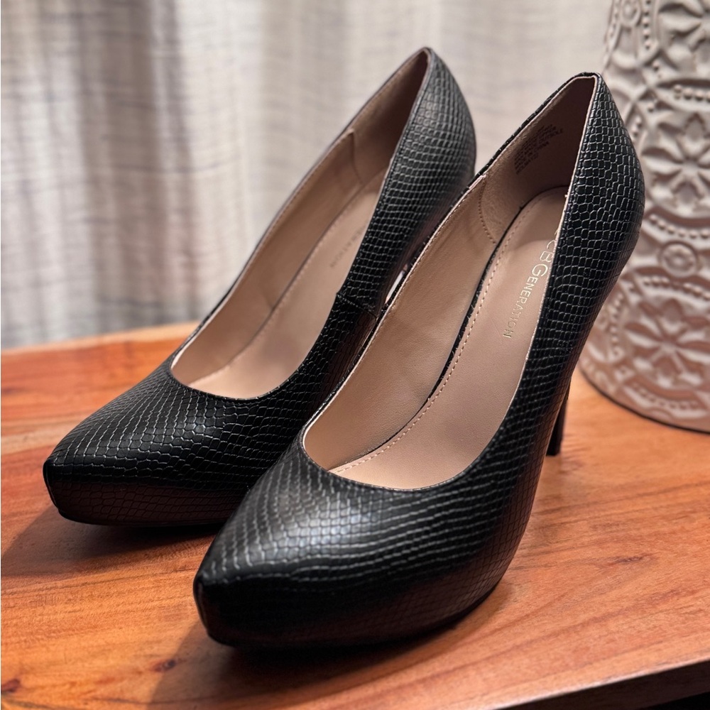 New in Box BCBG Generation platform heels, faux  reptile texture. 7.5 women’s.